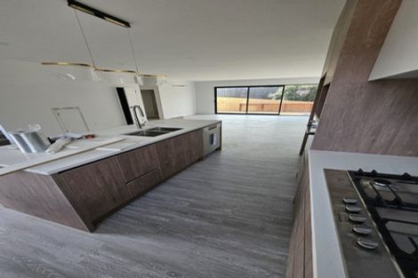 Photo of property in 35 Meadway, Sunnyhills, Auckland, 2010