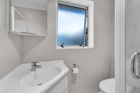 Photo of property in 120 Paraite Road, Paraite, New Plymouth, 4373