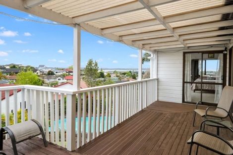 Photo of property in 16 Tatyana Place, Massey, Auckland, 0614