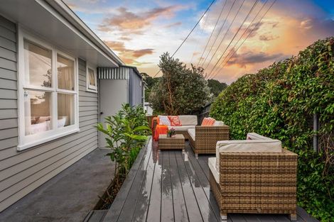Photo of property in 2 Lowtherhurst Road, Massey, Auckland, 0614