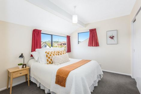 Photo of property in 122 Westchester Drive, Churton Park, Wellington, 6037