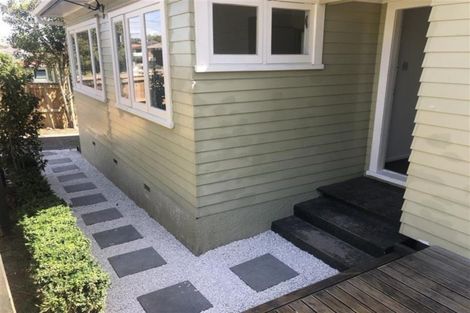 Photo of property in 2/52 College Road, Northcote, Auckland, 0627