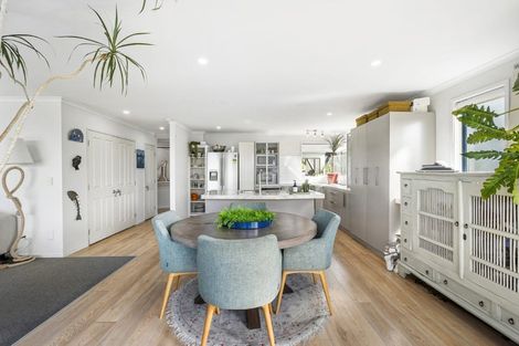 Photo of property in 1015b Beach Road, Torbay, Auckland, 0630