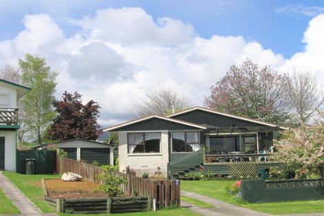 Photo of property in 14 Browning Crescent, Owhata, Rotorua, 3010