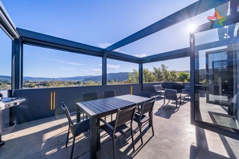 Photo of property in 22 Mount Marua Drive, Timberlea, Upper Hutt, 5018