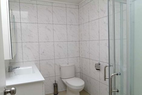 Photo of property in 4 Garner Place, Glenfield, Auckland, 0629