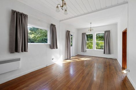 Photo of property in 44 Carrington Street, Lower Vogeltown, New Plymouth, 4310