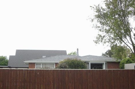 Photo of property in 16 Grimseys Road, Redwood, Christchurch, 8051