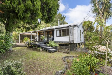 Photo of property in 44 Turanga Road, Henderson Valley, Auckland, 0612