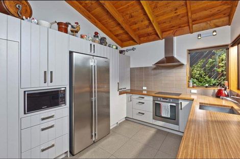 Photo of property in 8 Elmira Place, Browns Bay, Auckland, 0630