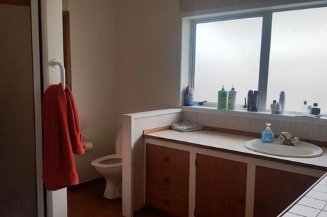 Photo of property in 2/4 Mcleod Road, Weymouth, Auckland, 2103