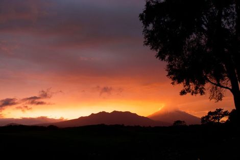 Photo of property in 100 Carthew Street, Okato, 4335