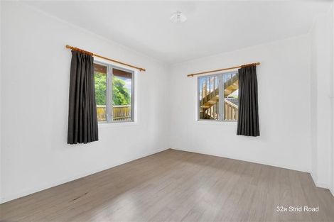 Photo of property in 32 Strid Road, Te Atatu South, Auckland, 0610