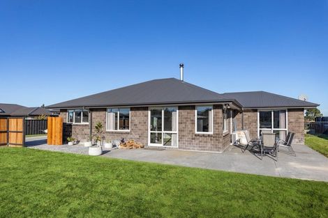 Photo of property in 15 Ruru Place, Oxford, 7430