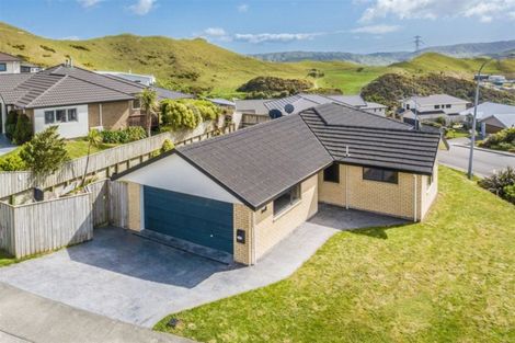 Photo of property in 2 Comber Place, Johnsonville, Wellington, 6037