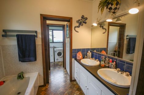 Photo of property in 127 Matakohe East Road, Matakohe, 0593