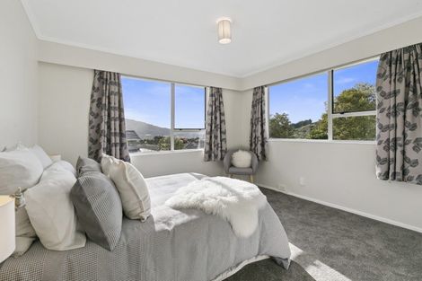 Photo of property in 37 Woodman Drive, Tawa, Wellington, 5028