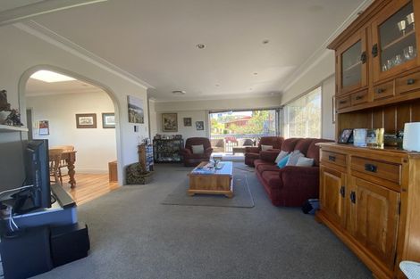 Photo of property in 10 Robin Lane, Browns Bay, Auckland, 0630