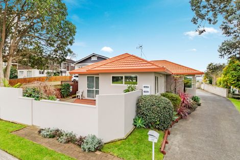 Photo of property in 37 Roys Road, Weymouth, Auckland, 2103