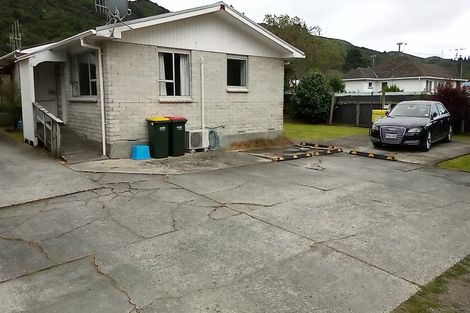 Photo of property in 186d Wellington Road, Wainuiomata, Lower Hutt, 5014