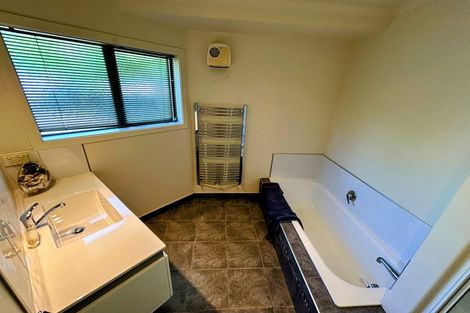 Photo of property in 16 Roots Street West, Feilding, 4702