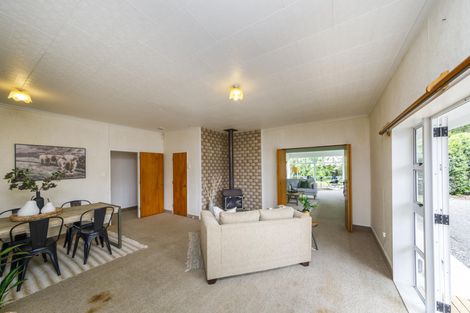 Photo of property in 1216 Rangiotu Road, Tiakitahuna, Palmerston North, 4477