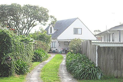 Photo of property in 9 Glennandrew Drive, Half Moon Bay, Auckland, 2012