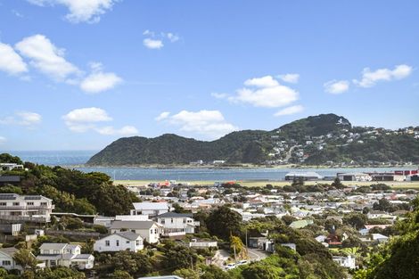 Photo of property in 43a Nevay Road, Miramar, Wellington, 6022