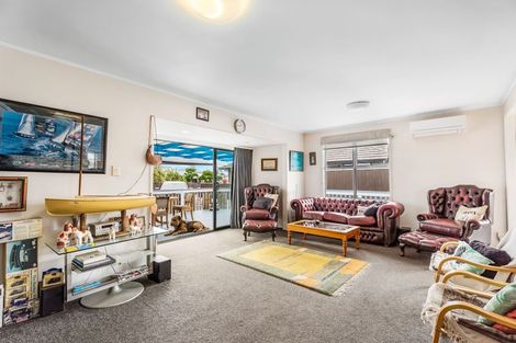 Photo of property in 118 Aberdeen Place, Whangamata, 3620