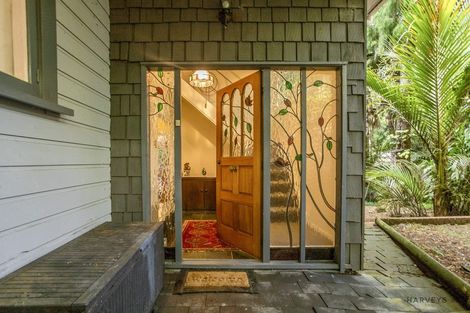 Photo of property in 208 Woodlands Park Road, Titirangi, Auckland, 0604