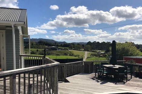 Photo of property in 71 Shaw Road, Oratia, Auckland, 0604