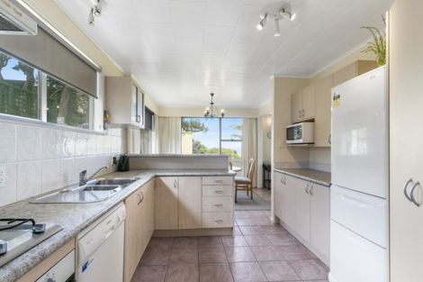 Photo of property in 84 Dowse Drive, Maungaraki, Lower Hutt, 5010