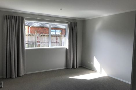 Photo of property in 28 Queen Street, Cambridge, 3434