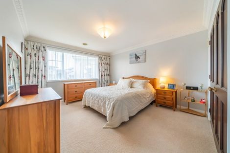 Photo of property in 19 Comeskey Grove, Elderslea, Upper Hutt, 5018