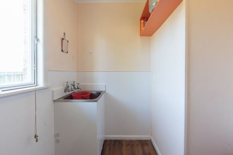 Photo of property in 72 Mount View Road, Melville, Hamilton, 3206