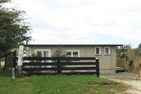 Photo of property in 13 Settlement Road, Kaiwaka, 0573