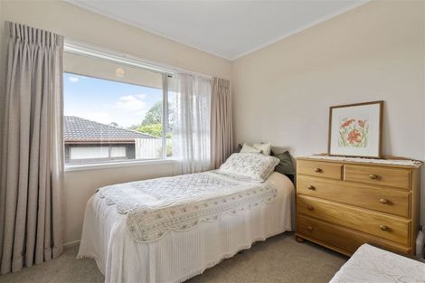 Photo of property in 10 King Richard Place, Browns Bay, Auckland, 0630