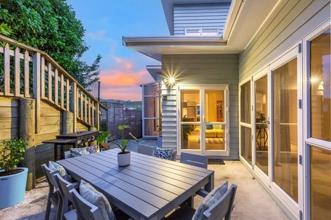 Photo of property in 18 Beach Road, Plimmerton, Porirua, 5026