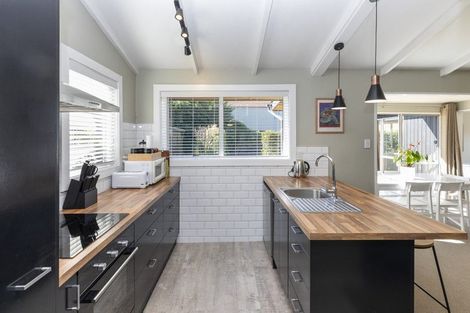 Photo of property in 4 Swindells Road, Waikuku Beach, 7473