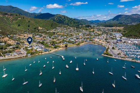 Photo of property in 2 Whaitere Place, Waikawa, Picton, 7220