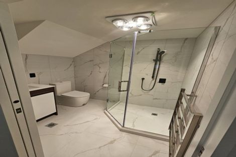 Photo of property in 2 Embling Place, Eastern Beach, Auckland, 2012