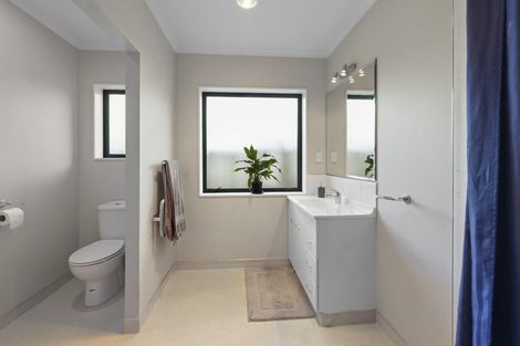 Photo of property in 50a Paritutu Road, Spotswood, New Plymouth, 4310