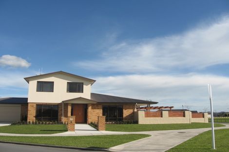 Photo of property in 2 Cranmer Close, Rototuna North, Hamilton, 3210