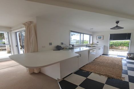 Photo of property in 21 Arden Place, Oakura, 4314