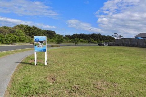 Photo of property in 28 Omahuru Road, Glenbrook, 2681