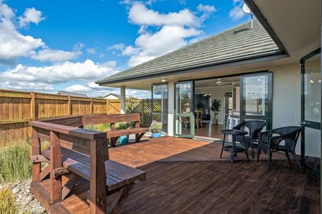 Photo of property in 40 Royal Oak Drive, Kelvin Grove, Palmerston North, 4414