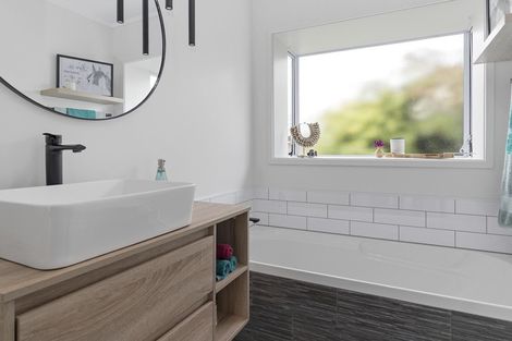 Photo of property in 54 Lansdowne Crescent, Glenview, Hamilton, 3206