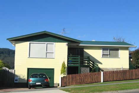 Photo of property in 129 Holborn Drive, Stokes Valley, Lower Hutt, 5019