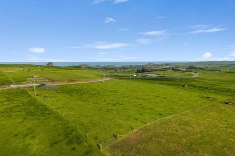 Photo of property in 177 Rehutai Road, Baylys Beach, 0377