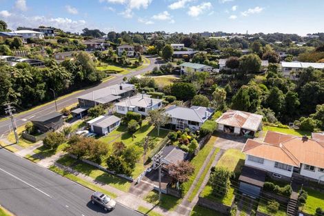 Photo of property in 30 Awanui Street, Merrilands, New Plymouth, 4312